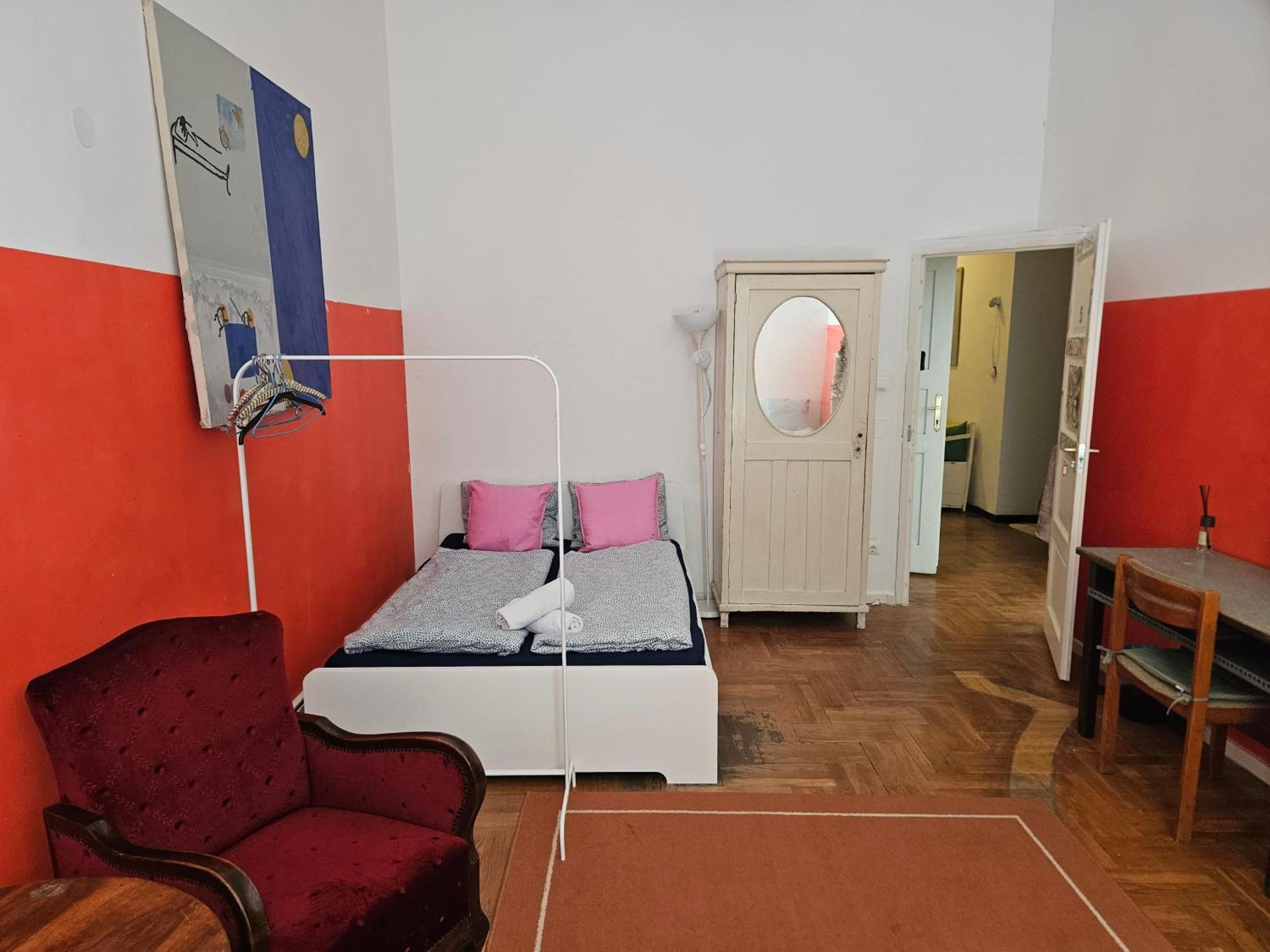 Ligeti Ruin Hostel Budapest Exterior photo